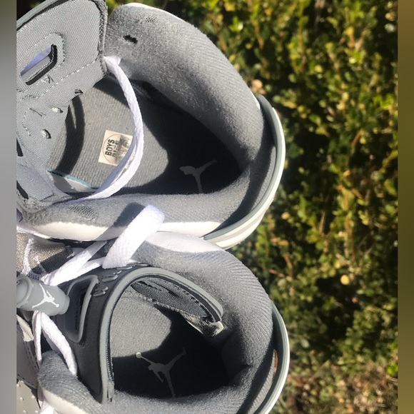 Air Jordan Retro 6 Cool Grey GS 2023 Size 6Y / 7.5 Wmns - Picture 6 of 8